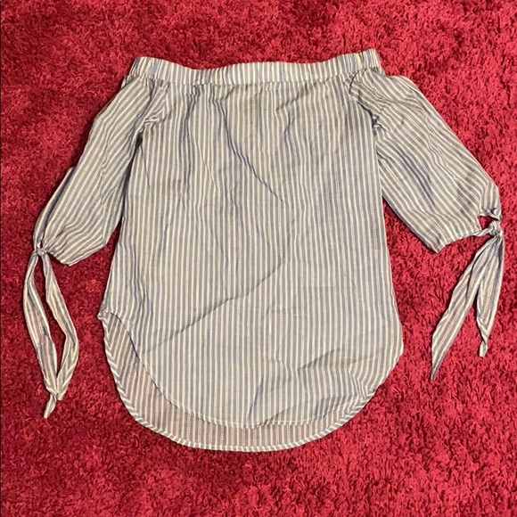 Off the shoulder blouse - NWOT - Picture 1 of 1
